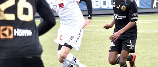 Bolltalangen Nur Adem väljer att stanna i FF