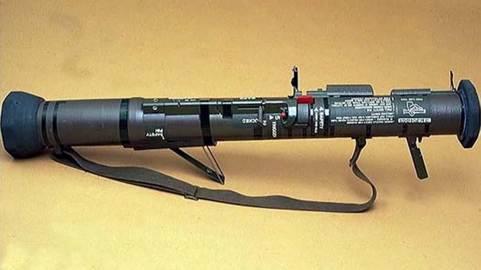 Skribenten tycker att det är fel att skicka svenska vapen till Ukraina.
