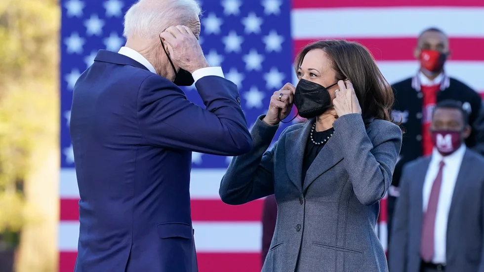 USA:s Joe Biden och vicepresident Kamala Harris fortsätter att hålla ihop.