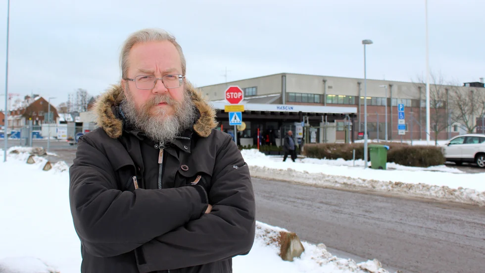 Roger Edblom, skyddsombud och fackligt förtroendevald för Livsmedelsarbetareförbundet, anser att kollegorna behöver en förbättrad arbetsmiljö. Han gick vidare till Arbetsmiljöverket.