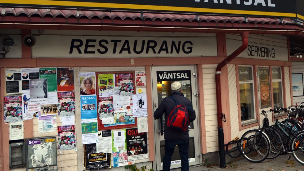 Kvinnan stoppades på busstationen i Skellefteå och fick sova ruset av sig på polisstationen. Arkivbild: Pär Lindström