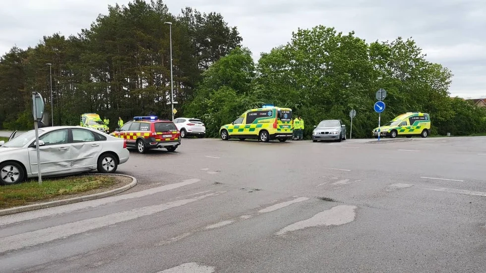 Två bilar var inblandade i en trafikolycka i korsningen Ånestadsgatan-Kungsängsleden.