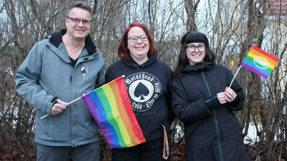 Roger Nilsson, Petra Lindström och Solveig Betnér planerar för fullt inför sommarens prideparad och festival i Finspång.