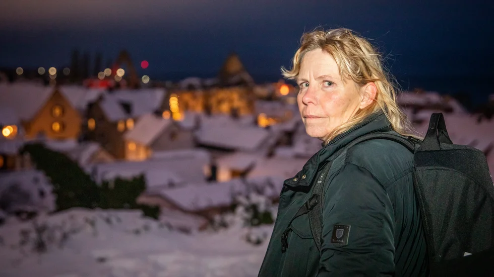 Så sent som förra året var Li Grebäck nominerad till ”Årets gotlänning” för sina insatser genom Trots. Nu kan hennes livsverk närmast beskrivas som en kvinnojour i fritt fall, där ingen vill ta ansvar.