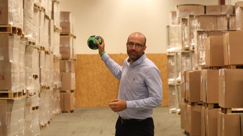 Rickard Meijer och VHF är drivande för att till en fullstor idrottsyta i Welux lokaler.