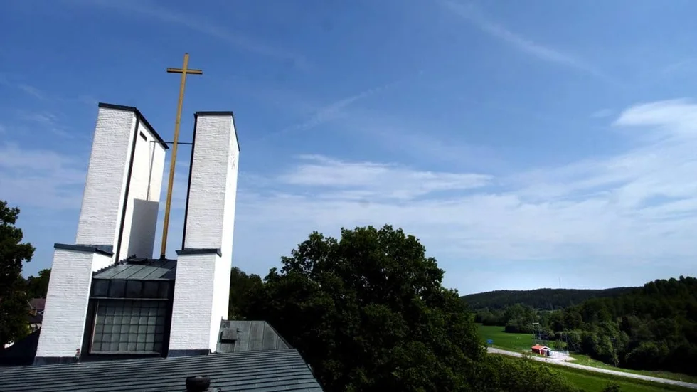 I närheten av Kila kyrka utanför Ålberga finns giftiga rester från den gamla sågen. Nu ska de bort.