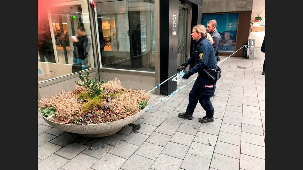 En 49-årig man  har åtalats för mordförsök efter en dramatisk händelse i Eskilstuna  den 8 mars i år.