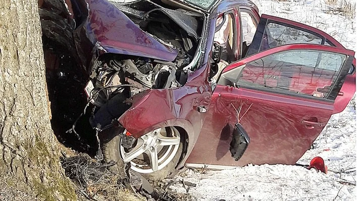 Bilen blev helt demolerad i samband med olyckan.