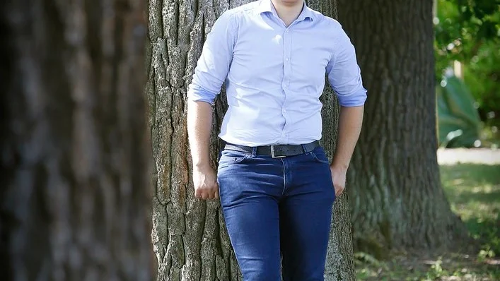 Stefan Krstic, snart 23, har varit politiskt aktiv sedan han var 16 år. Inom kort tar han över som gruppledare för Liberalerna i Eskilstuna efter Niklas Frykman.