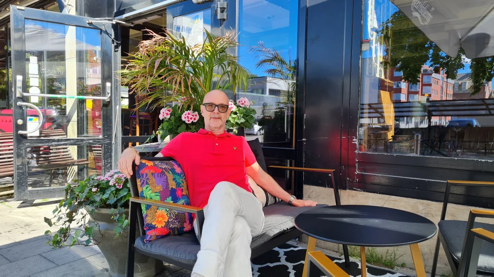 Johan Bergquist, delägare på Pitchers, tycker att alla kunder förtjänar bra service oavsett om man äter en stor middag eller bara beställer en öl. 
