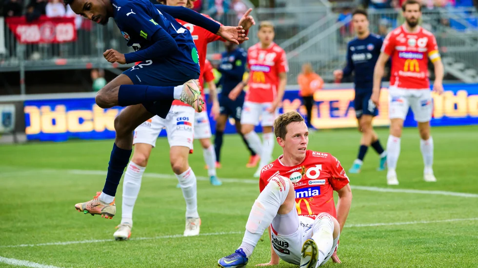 Erik Lindell och hans nästjumboplacerade Degerfors är just nu nere för räkning – under nedflyttningsstrecket – i allsvenskan. Lördagsmotståndet från Norrköping har också att fundera på.