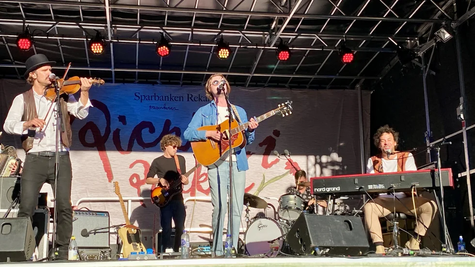 Jesper Lindell med band kommer till Klubb Uffe-festivalen på fredag 12 augusti.