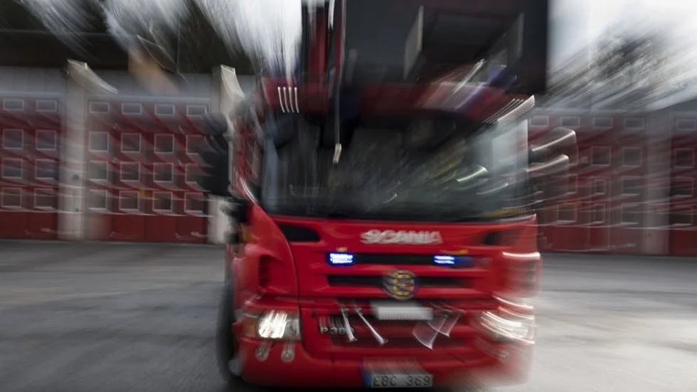 Räddningstjänsten från Östergötland var först på plats när en gräsbrand bröt ut mellan Ålberga och Krokek.