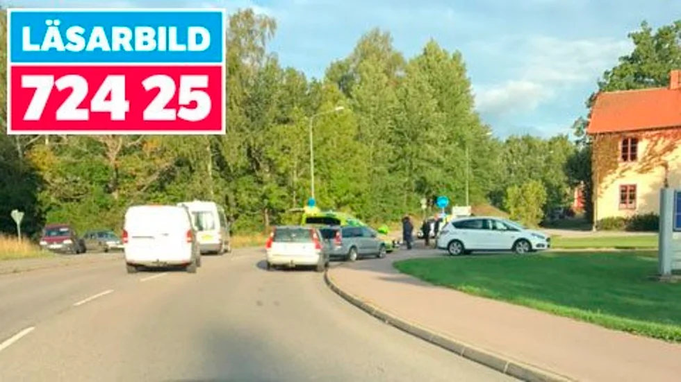 Ambulansen larmades till Skogstorp på onsdagsmorgonen sedan en mc-förare kört omkull.