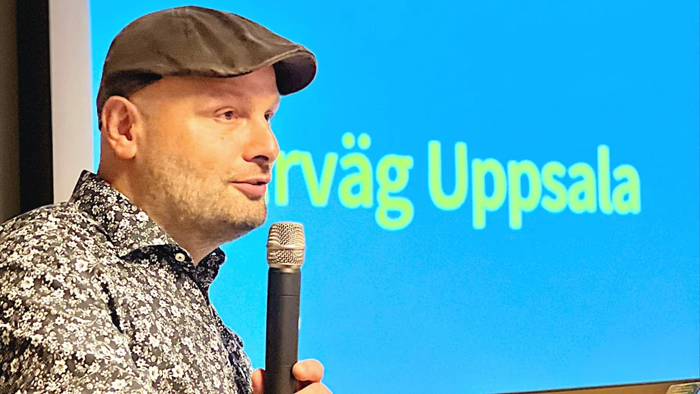 Mohamad Hassan säger att Liberalerna kommer att driva ett ja till spårvagn i valrörelsen.