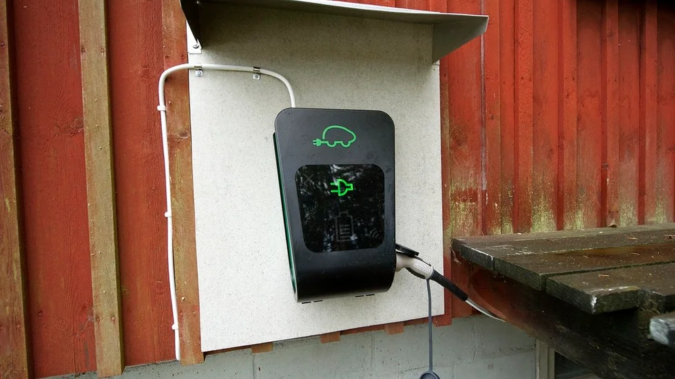Cirka 57 000 personer i Sverige har beviljats avdrag hittills i år för installation av laddbox.