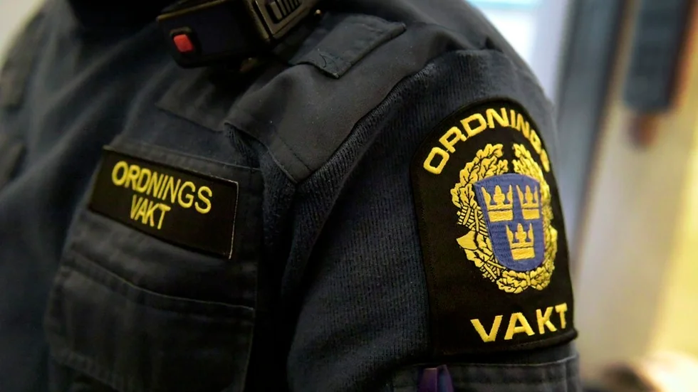 Fler ordningsvakter en kortsiktig och tillfällig lösning som kan kännas tryggt, men det kan inte lösa hela problemet, skriver Chatarina De Geer och Pia Steensland, från Kristdemokraterna.