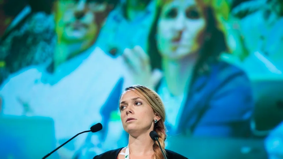 Utvisningar av kompetenta personer som gör rätt för sig har länge varit ett pinsamt kapitel i svensk migrationspolitik. Alliansens gemensamma motion, som bland andra Centerpartiets Johanna Jönsson står bakom, gör att bättre lagstiftning är inom räckhåll. FOTO: PONTUS LUNDAHL/TT