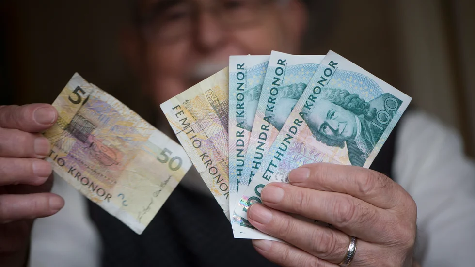 En pensionär måste betala tillbaka 61 000 kronor.