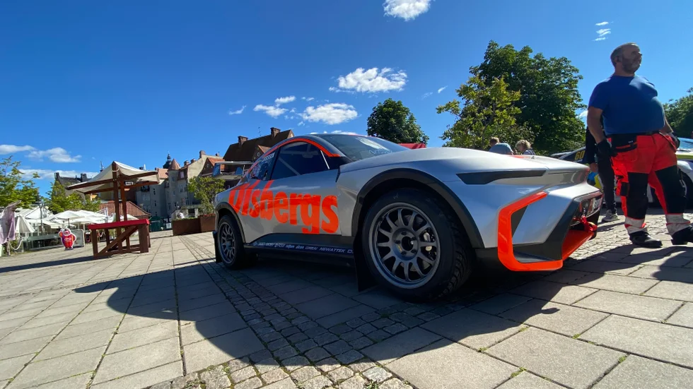 Tävlingens huvudnummer är Grupp E som körs med den eldrivna bilen FC1-X. Den har över tusen hästkrafter och gör 0-100 kilometer i timmen på 1,4 sekunder.