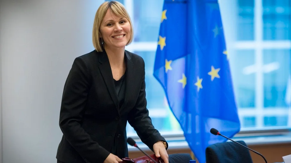 På torsdag den 16 mars röstar EU-parlamentet om en översyn av EU:s Arktispolitik. EU-parlamentarikerna Linnéa Engström (MP) (bilden) och Bodil Valero (MP) har tre åtgärder som de vill att de svenska ledamöterna i parlamentet ska rösta för.