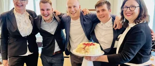 Rasmus från Mjölby fick fira i riksdagen – nu väntar en ny stridsfråga