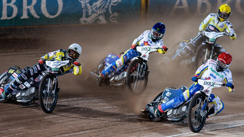 Om en vecka är det seriepremiär i Bauhausligan. Dackarna tar emot regerande mästarna Lejonen, men det blir utan nyförvärvet Jakub Krawczyk, som var inblandad i en krasch i helgen. Polacken bröt ena benet på två ställen. 