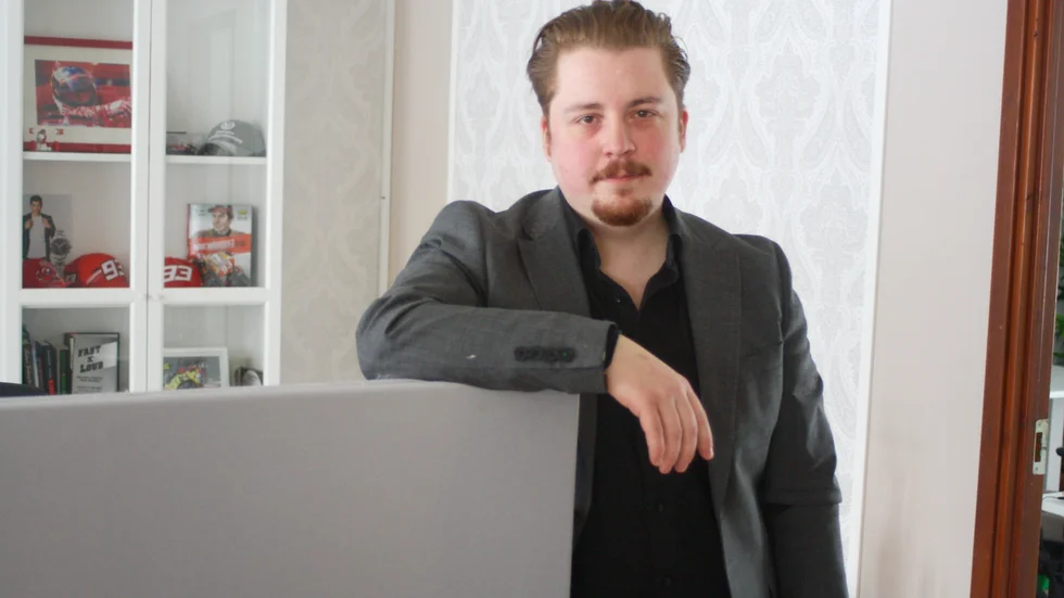 "Nu kompletterar jag arbetet i det egna företaget med ett spännande jobb som anställd teknikansvarig och avdelningschef hos EPC Sverige", berättar Simon Bäckström.