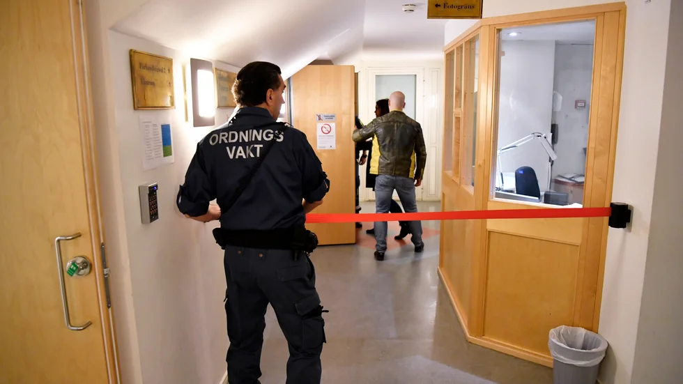 Bevisning från den krypterade kommunikationstjänsten Encrochat ligger till grund för en rad åtal den senaste tiden, exempelvis mot det så kallade Vårbynätverket. Här bild från rättegången mot grupperingen. Arkivbild.