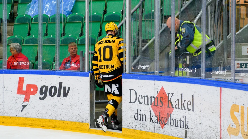 Joakim Lindström fick matchstraff i den tredje perioden, vid underläge 2–0, och då blev uppförsbacken ännu brantare för AIK.