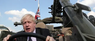 Boris Johnson sitter säkert i krisen