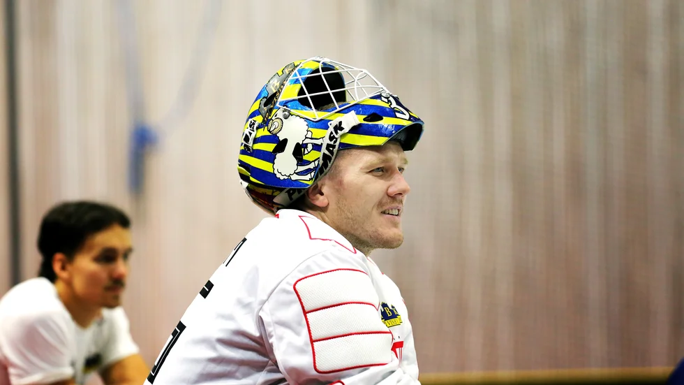 Rasmus Ekström har all anledning att skratta. Visby IBK är årets cupskräll och med Ekström som en av de tongivande spelarna.
