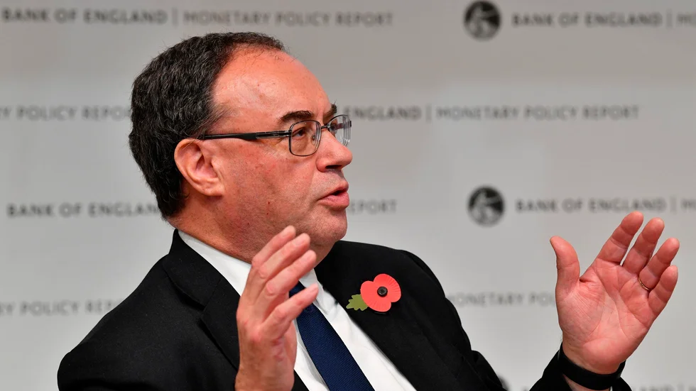 Den brittiska centralbankschefen Andrew Bailey och hans direktion väntas höja styrräntan i december eller i början av nästa år. Arkivbild.