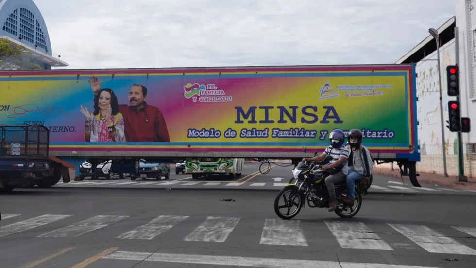 Nicaraguas president Daniel Ortega och hans fru och vicepresident Rosario Murillo siktar på ytterligare en mandatperiod i nästa presidentval. Arkivbild.