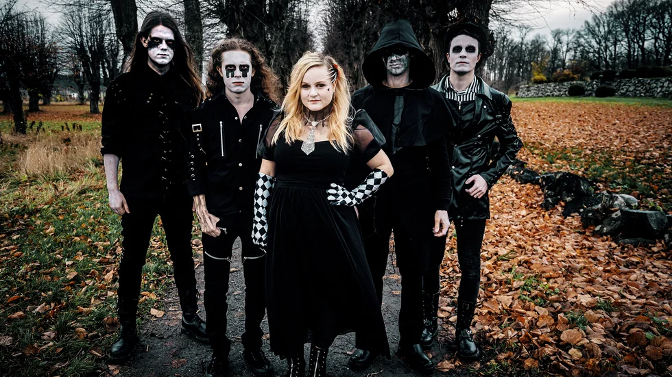Stockholmsbaserade Nocean släppte 2021 sin tredje skiva "Aurora: The weight of a shadow". Till skillnad från de flesta rockalbum ligger skivan också till grund för en filmisk teaterföreställning.
