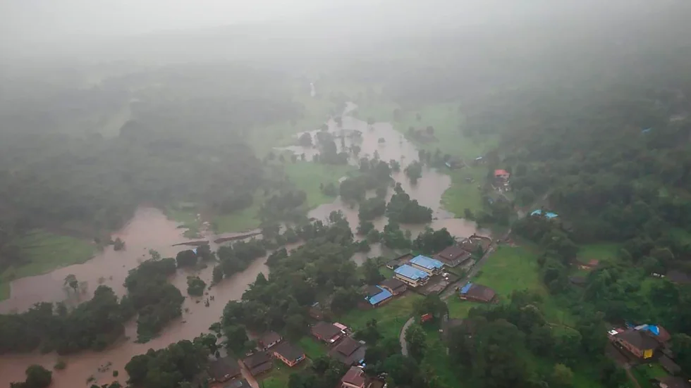 Ett flygfoto över översvämningar i Ratnagiri i delstaten Maharashtra.