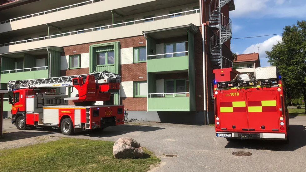 Räddningtjänsten ryckte under söndagen ut till Ankars efter larm om lägenhetsbrand. 