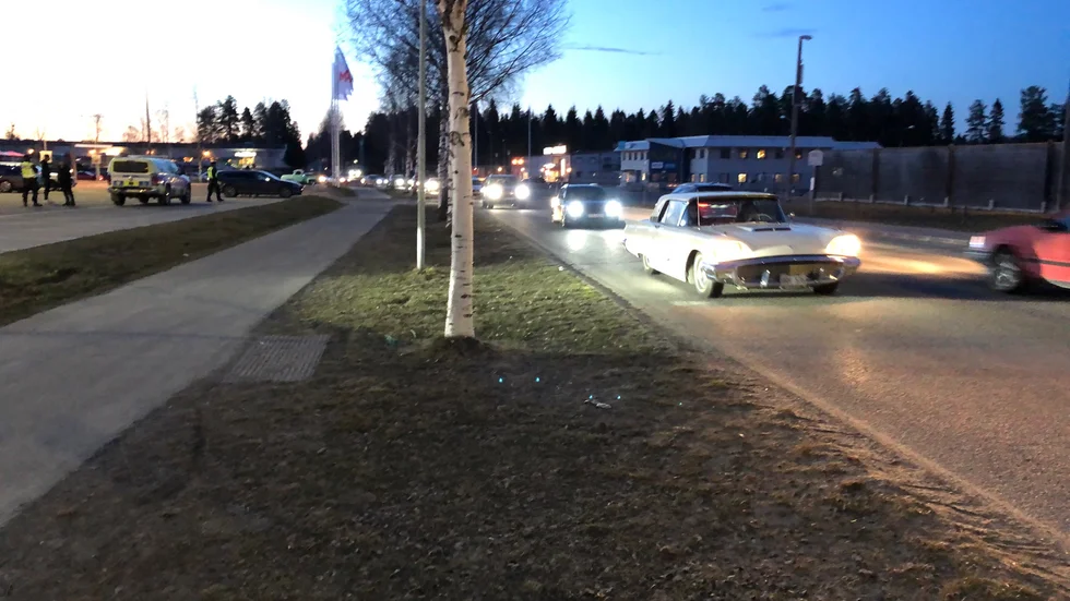 Under lördagskvällen samlades ett hundratal bilar på en träff i Skellefteå.