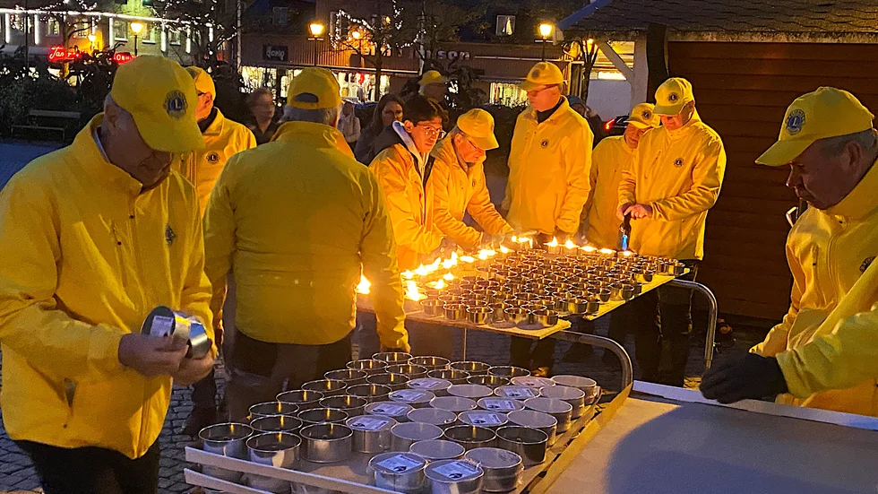 Ljusets kväll på Stora torget brukar vara välbesökt. 