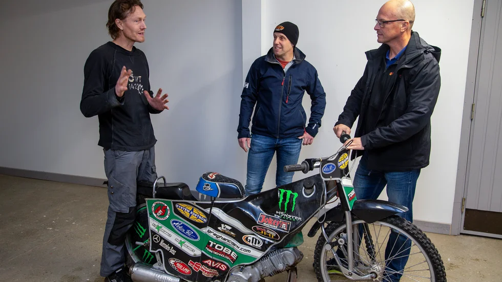 Benny Johansson, Birger Haglund och Peter Kahrle ser fram emot att få arrangera SM-finalen i speedway nästa år vid Linköpings Motorstadion.