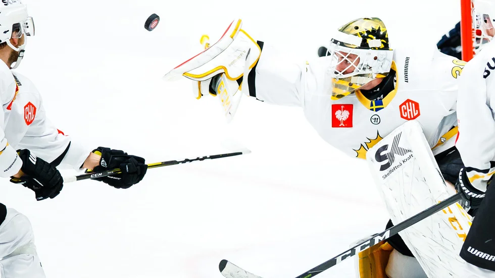 Gustaf Lindvalls Skellefteå AIK har sju möjliga lag som väntar i åttondelsfinalen av CHL.