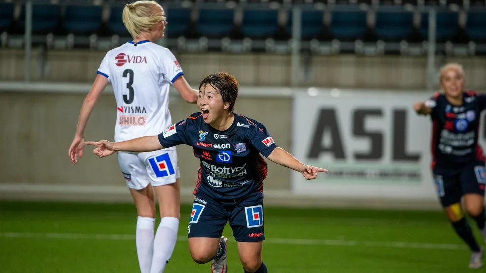 Yuka Momiki, kortast av alla på planen, kunde ändå nicka in 1-0 för LFC med en vältajmad löpning.