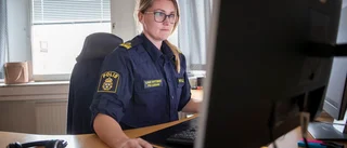 Polisen söker kvinna efter grov utpressning på parkeringsplats ✓Tonårsgäng misstänks