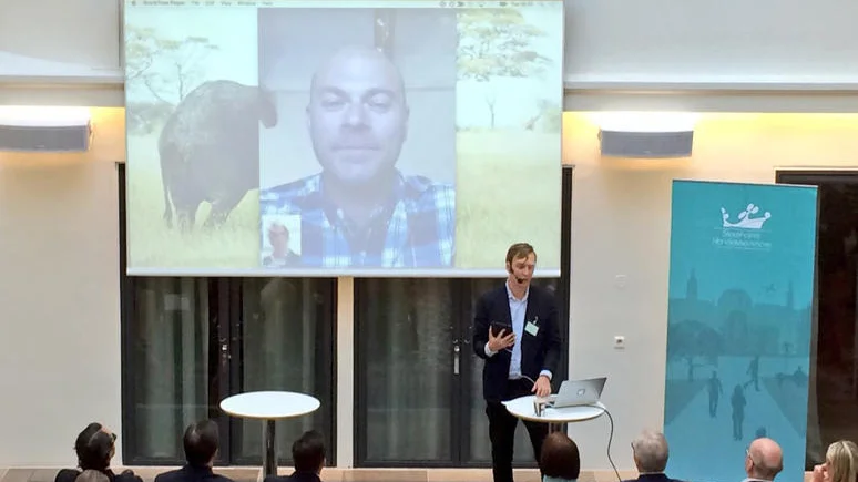 Johannes Schildt en av KRY: s skapare och grundare talade på ett seminarium 2015. Folkbladets Widar Andersson var där. Kry är numera ett "digifysiskt" företag och driver bl a fyra vårdcentraler i Norrköping.