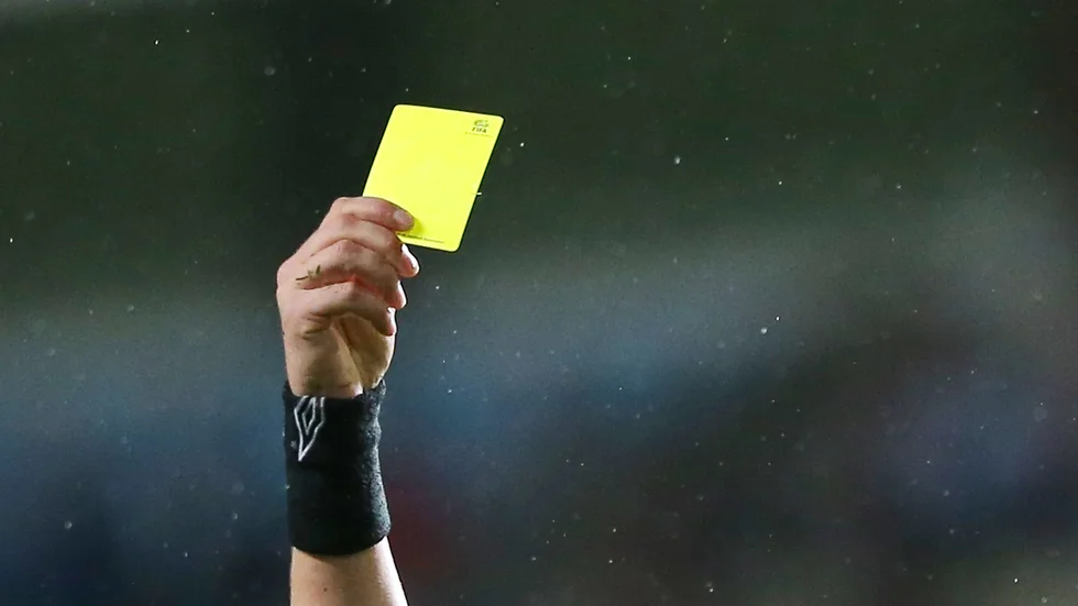 Straffet fyra års fängelse står fast för den bedrägeridömde fotbollsdomaren, sedan Högsta domstolen sagt nej till att pröva ärendet. Arkivbild.