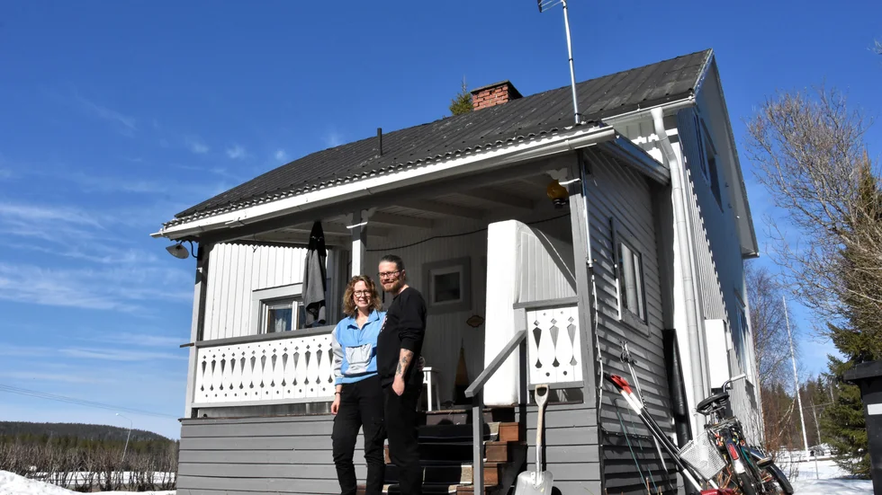 Matilda Mattsson Fröjd och Erik Wernerlich har lämnat Hägersten för att testa bo i Soukolojärvi.