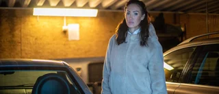 Cecilia fick sin bilruta sönderslagen: "Är det jag som ska lösa det här?"