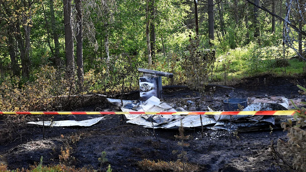 Misstänkt mord, Kitkiöjoki, Pajala kommun. Två personer, en man och en kvinna misstänka för brotten. Dock är endast mannen misstänkt för mord.