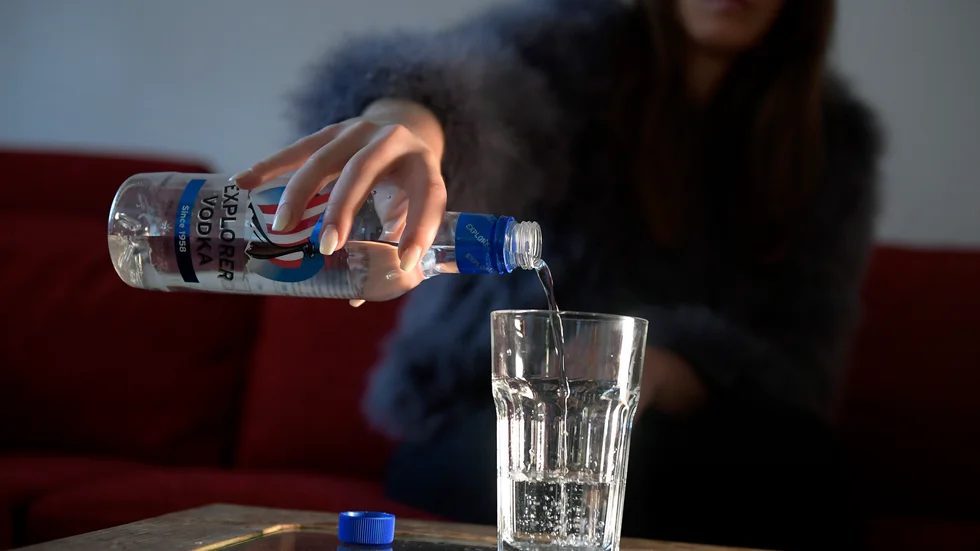 4 av 10 niondeklassare och 7 av 10 elever på gymnasiets år 2 har druckit alkohol enligt skribenten.