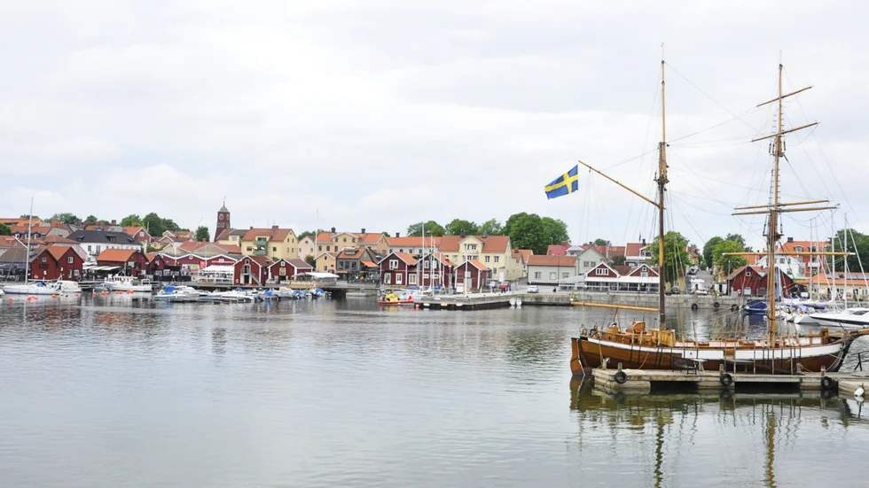 Öregrund vattennära läge lockar vanligtvis många besökare varje sommar.